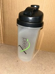 X-seed 20 Ounce round Polypropylene Protein Shaker Bottle Lot of 4x