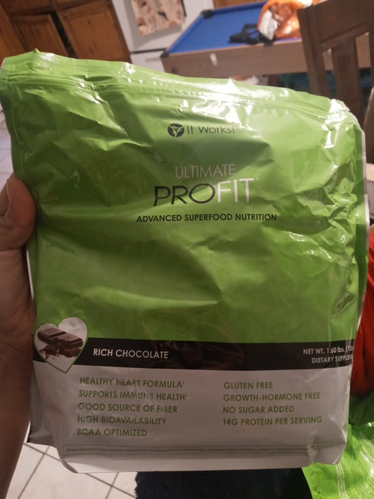 It Works Power Protein.. CHOCOLATE flavor 🍫. Exp date on pictures