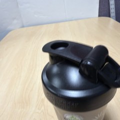 Optavia Blender Bottle with lid. 20oz. Gray. Plastic. BPA Free.