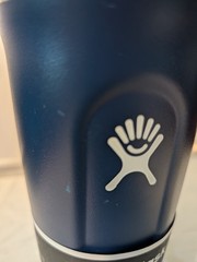Hydro Flask Shaker Bottle – Insulated Stainless Steel Gym 24 Ounces, Indigo