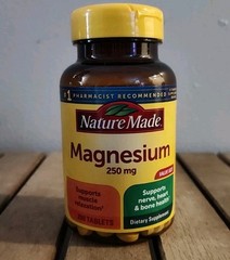 Nature Made Magnesium Dietary Supplement Tablets 250 mg 200 Count Exp Oct 2027