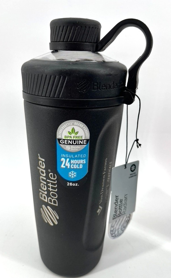 Blender Bottle Radian Glass/Silicon Case 28 oz NWT Keeps cold 24 hours Black