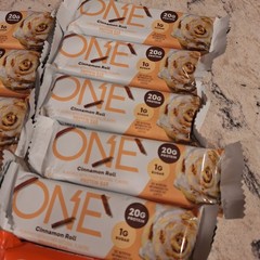 24 ONE Protein Bars Reeses Peanut Butter Cup Lovers Cinnamon Roll 9/2026+