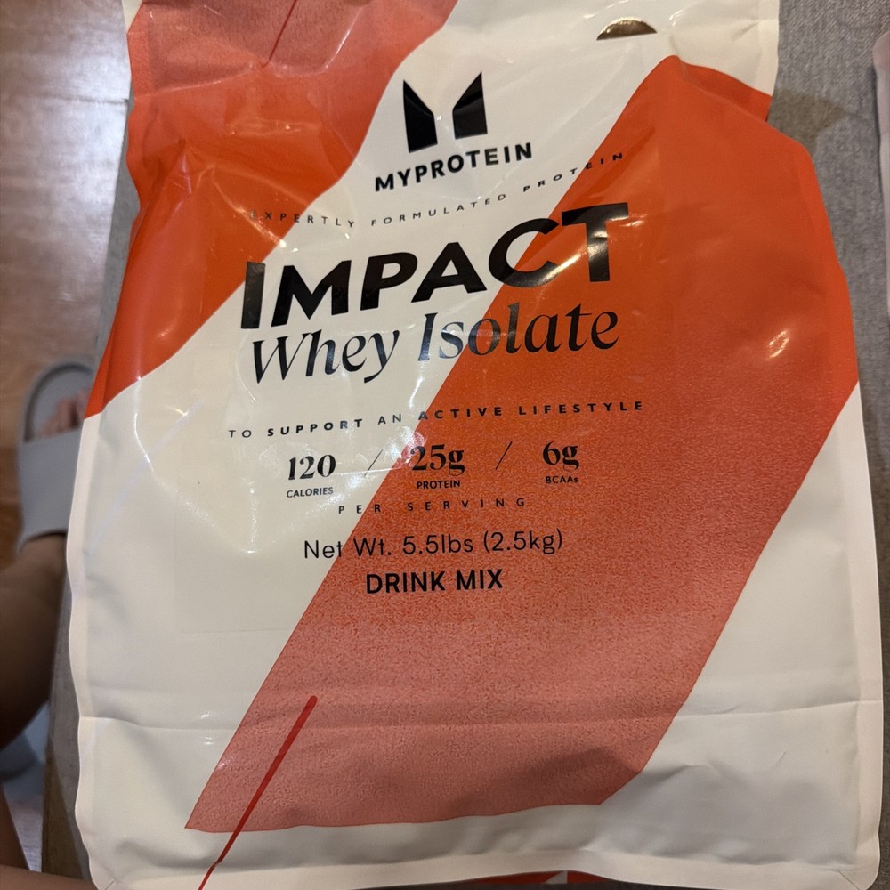 MyProtein Impact Whey Isolate 2.5kg Chocolate Brownie expired 2027