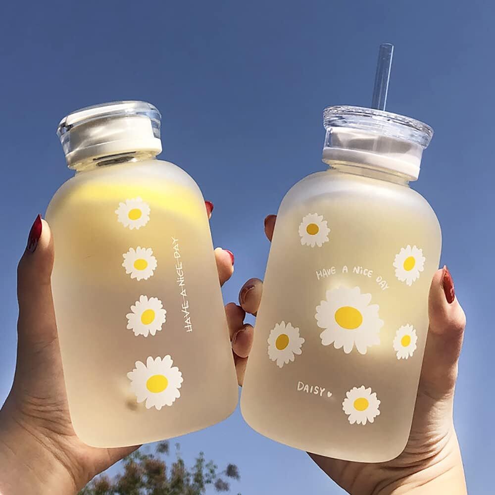 480ml Milk Juice Cute Water Bottle with Scale 2 Lids Little daisy Six Flowers