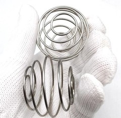 Healthy Mixing Made Easy: 4 Stainless Steel Balls for Optimal Nutrition Dissolve