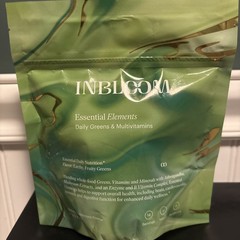 INBLOOM Essential elements Daily Greens & Multivitamins 2.9 oz 14 Servings.