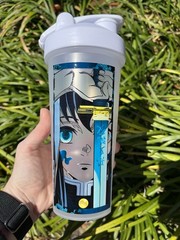 Anime Design Handmade 20oz Plastic Shake Bottle Screw-on Lid Black White Blue