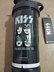 KISS I WAS MADE FOR LOVIN’ YOU Smartshake Protein Water Gym Shaker Bottle NWT!