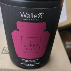 WelleCo The Super Elixir Daily Greens Probiotic Drink Mix Mixed Berry EXP 4/2027