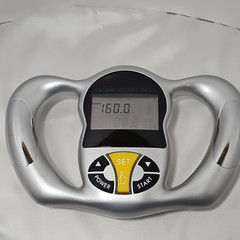 Body FatAnalyzer Handheld Digital Monitor Silver Battery Powered AAAM-3